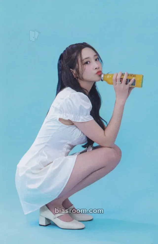 Yoo Jiae - Jiae - DELIGHT: Summer Rain Event trading card C version
