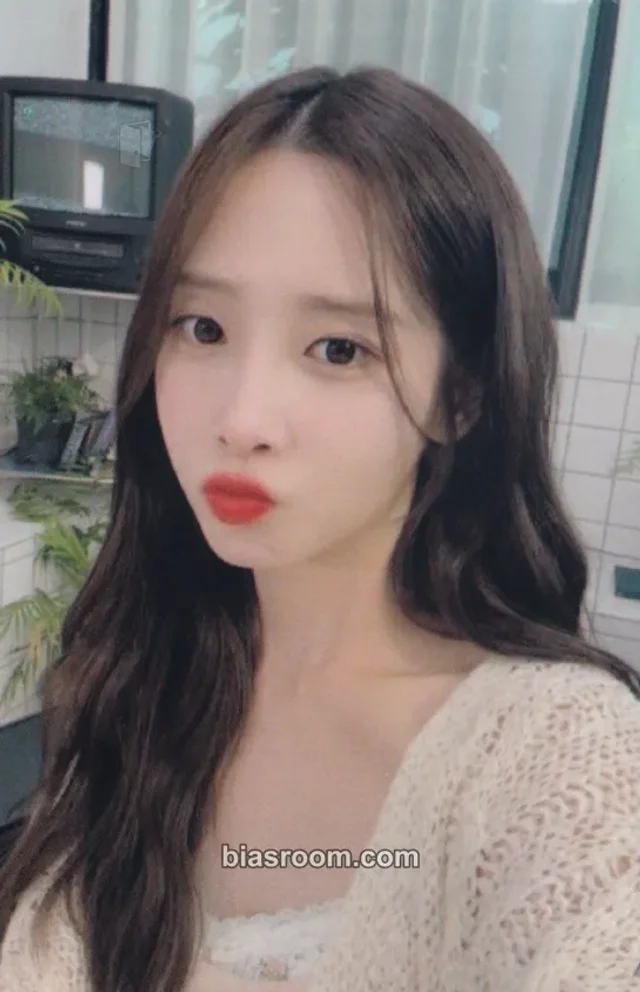 Yoo Jiae - Jiae - DELIGHT: Summer Rain Event trading card A version