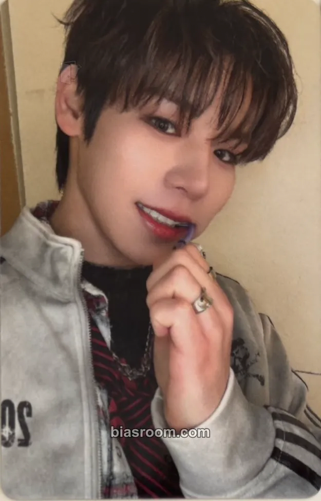 Juyeon 01 Photocard - V01D - V01D K-pop photocard