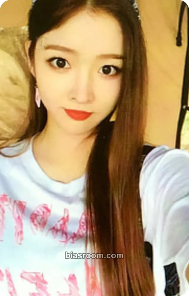 DIA - Eunjin - Present Album album photocard good evening version