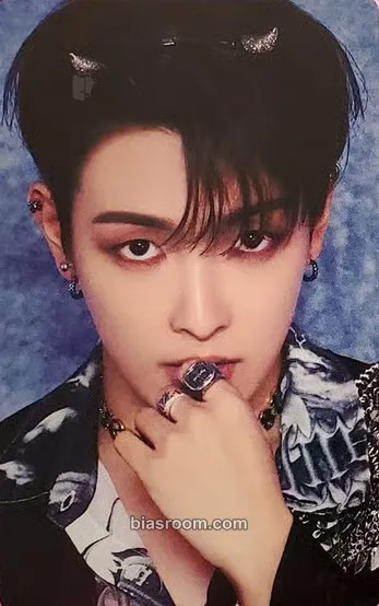 Hongjoong GOLDEN HOUR : Part.2 Photocard - ATEEZ - ATEEZ K-pop photocard
