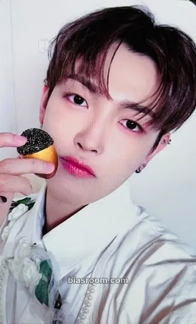 Hongjoong GOLDEN HOUR : Part.2 Photocard - ATEEZ - ATEEZ K-pop photocard