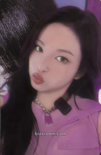 Chiquita Hello Monsters 1st World Tour Photocard - BABYMONSTER - BABYMONSTER K-pop photocard