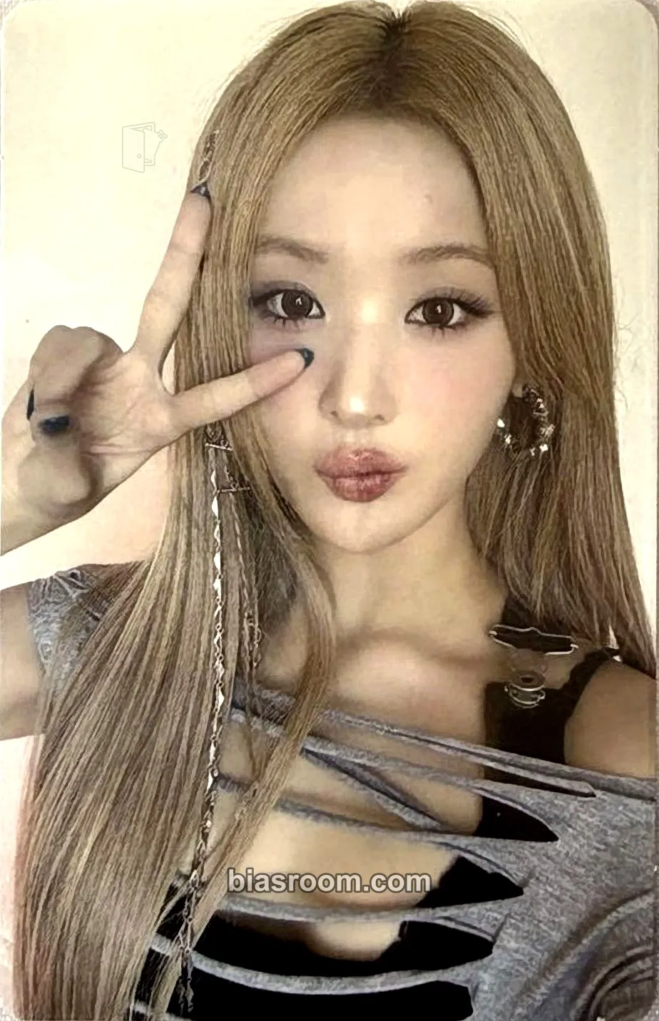 Belle Japan Debut Tour 'Lucky Day' Photocard - KISS OF LIFE - KISS OF LIFE K-pop photocard