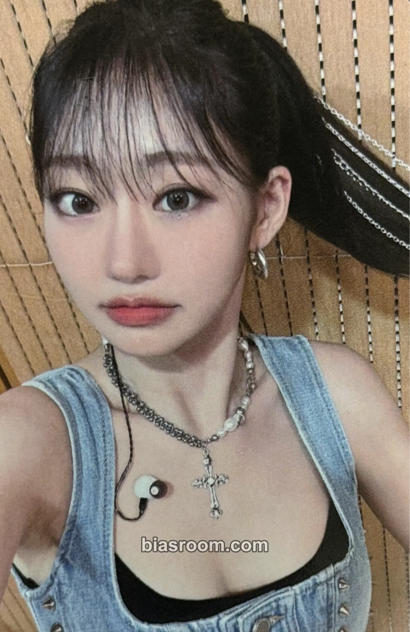 Julie KISS OF LIFE Photocard - KISS OF LIFE K-pop photocard