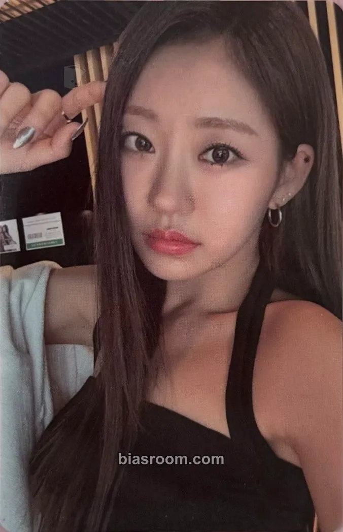 Julie Lose Yourself Photocard - KISS OF LIFE - KISS OF LIFE K-pop photocard