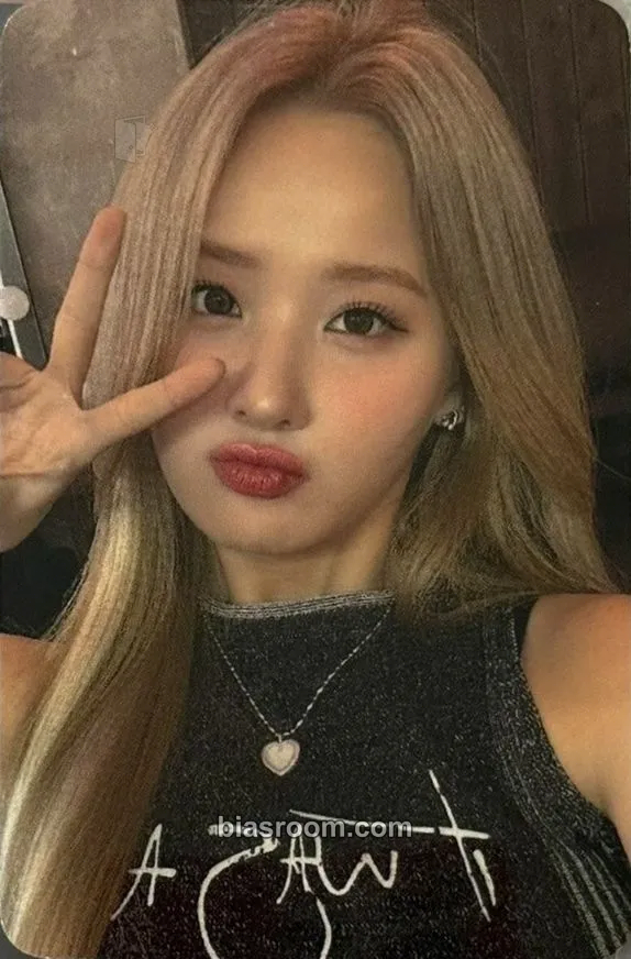 Belle KISS OF LIFE Photocard - KISS OF LIFE K-pop photocard