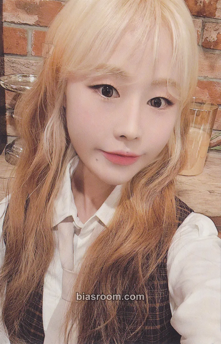 Lee Sujeong (Baby Soul) 2024 Season's Greetings Photocard - Lee Sujeong - Lee Sujeong K-pop photocard