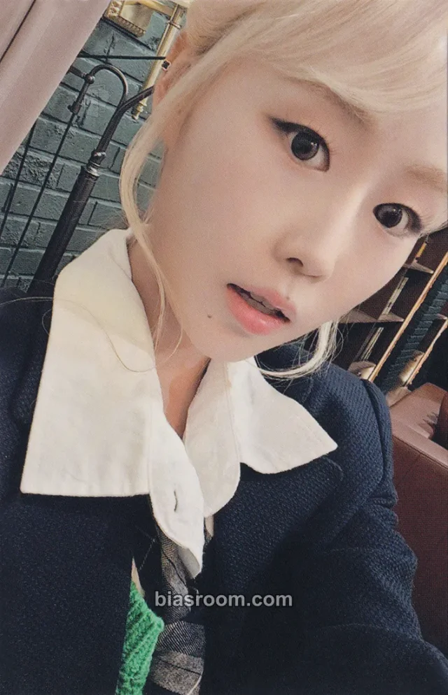 Lee Sujeong - Lee Sujeong (Baby Soul) - 2024 Season's Greetings Other video call (fancall) woollim mall