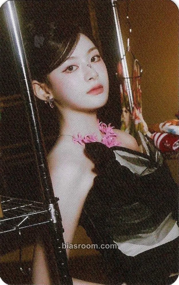 Seeun Metamorphic Photocard - STAYC - STAYC K-pop photocard