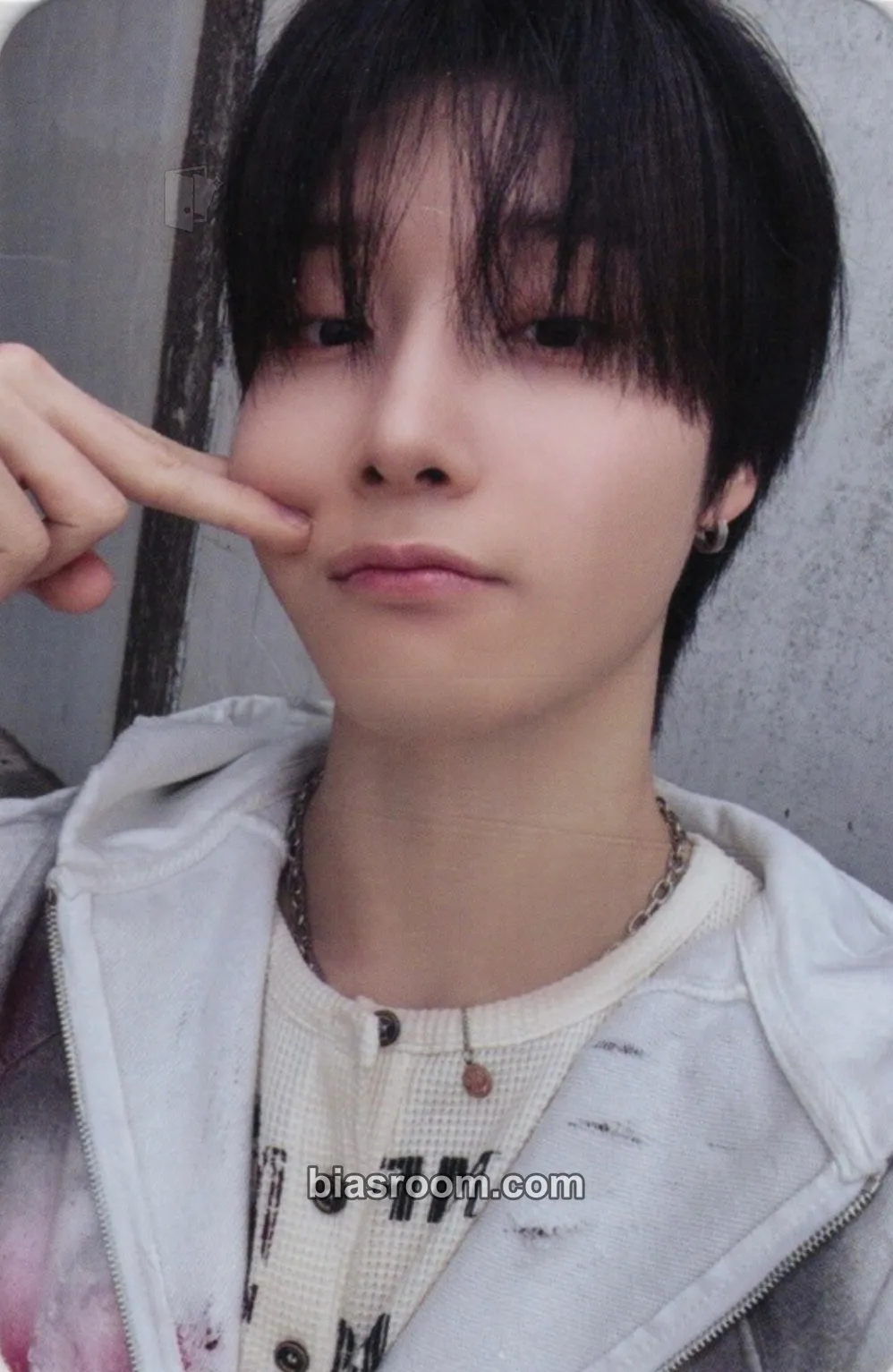 Riaan The First Wave Photocard - hrtz.wav - hrtz.wav K-pop photocard