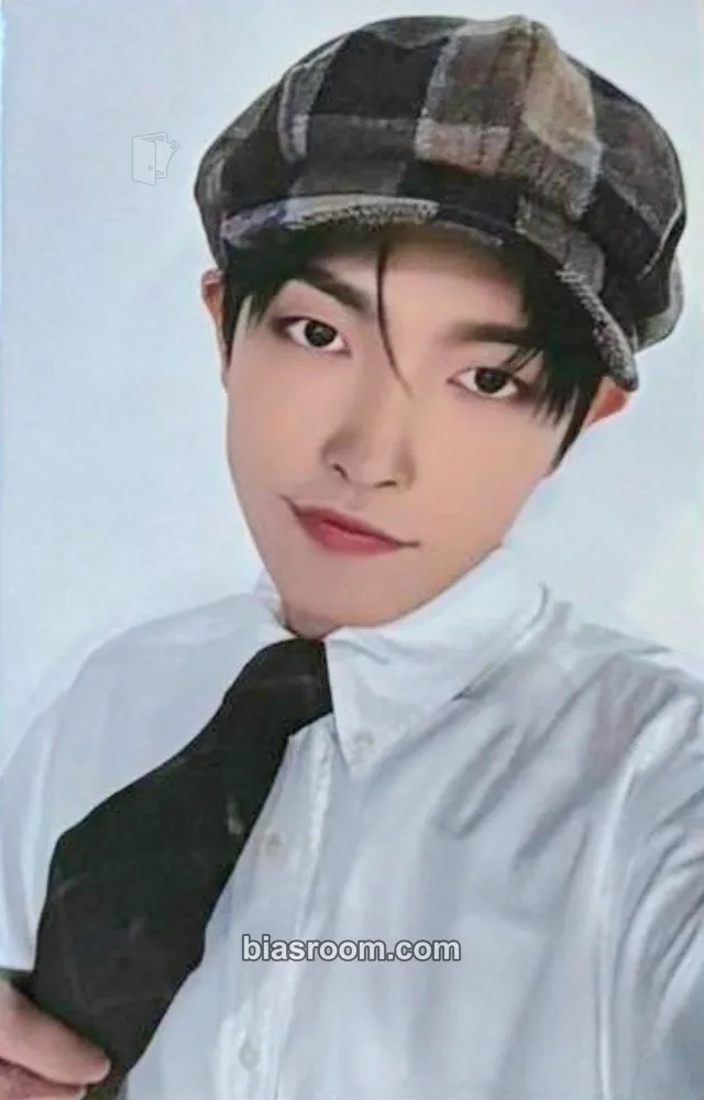 Hongjoong Destiny's Memories Exhibition Photocard - ATEEZ - ATEEZ K-pop photocard