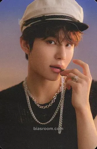 Jungwoo 2023 Season’s Greetings Photocard - NCT 127 - NCT 127 K-pop photocard