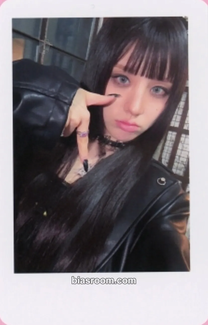 HeeJin Club Icarus Photocard - ARTMS - ARTMS K-pop photocard