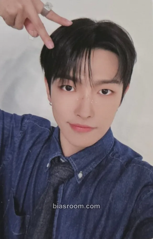 Hongjoong Destiny's Memories Exhibition Photocard - ATEEZ - ATEEZ K-pop photocard