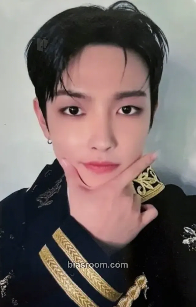 Hongjoong Destiny's Memories Exhibition Photocard - ATEEZ - ATEEZ K-pop photocard
