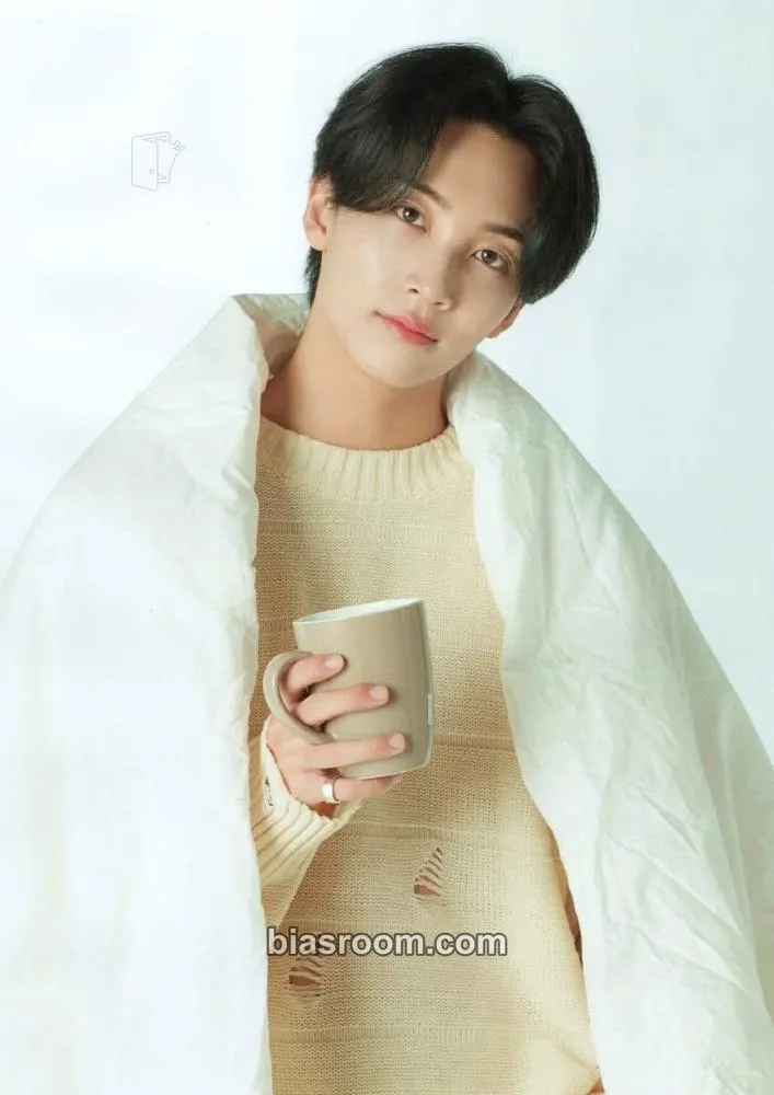 Jeonghan 2020 Season's Greetings Photocard - SEVENTEEN - SEVENTEEN K-pop photocard