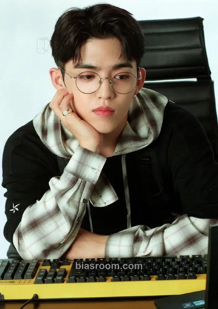 S.Coups 2020 Season's Greetings Photocard - SEVENTEEN - SEVENTEEN K-pop photocard