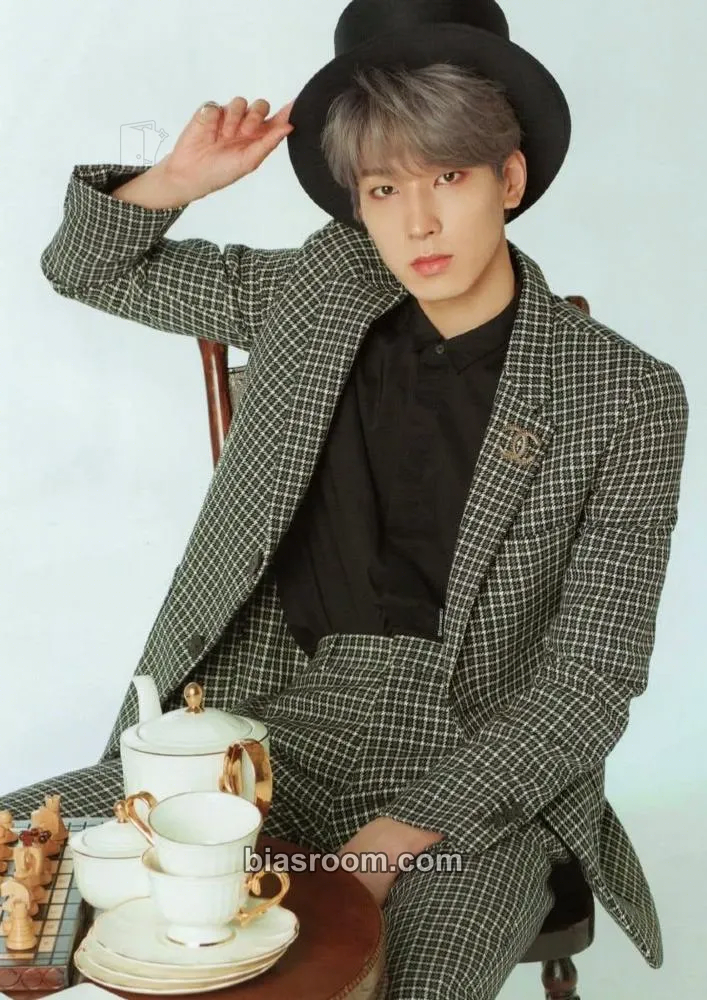 Wonwoo 2020 Season's Greetings Photocard - SEVENTEEN - SEVENTEEN K-pop photocard