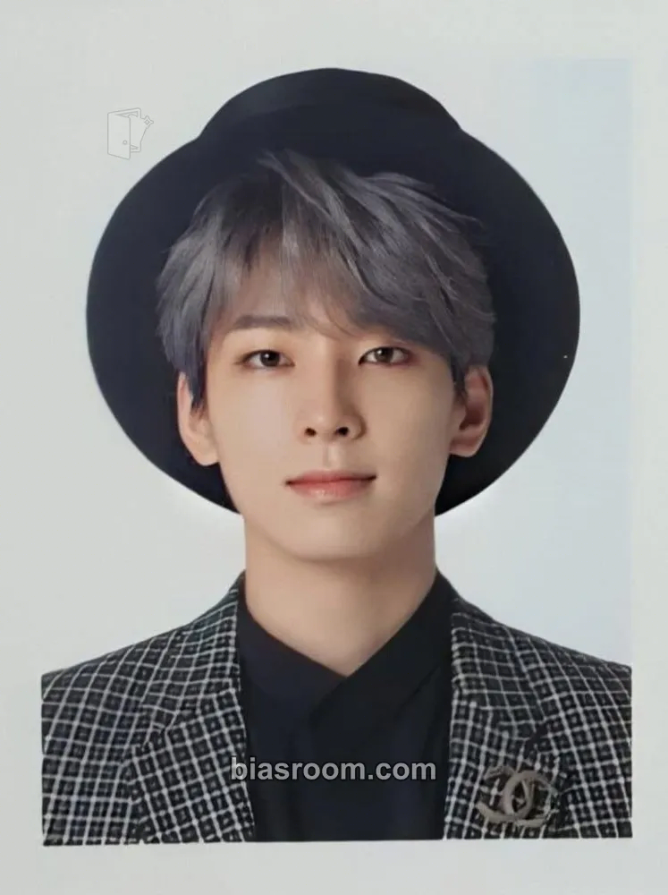 Wonwoo 2020 Season's Greetings Photocard - SEVENTEEN - SEVENTEEN K-pop photocard