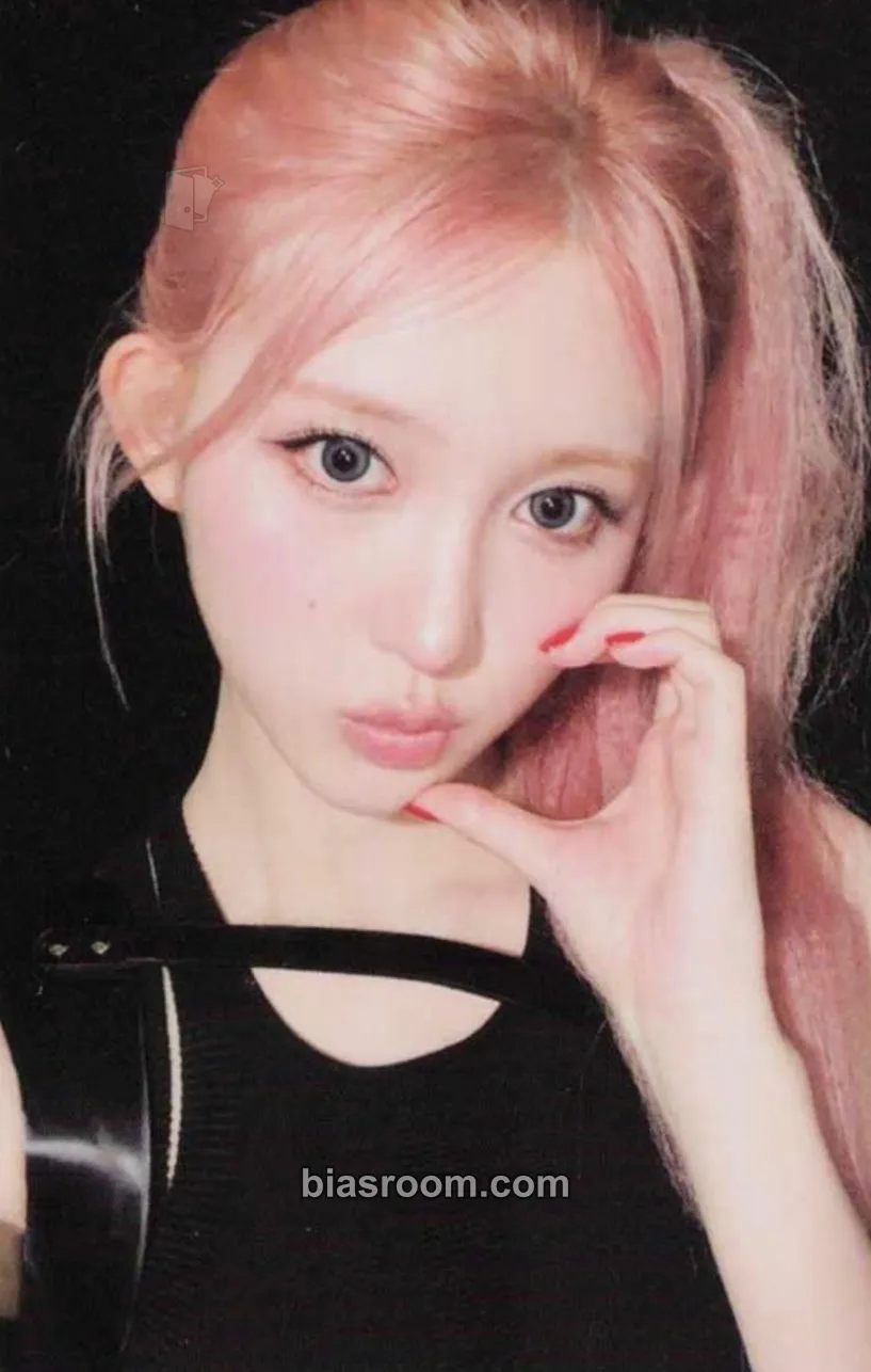 Gaeul REVIVE+ Photocard - IVE - IVE K-pop photocard