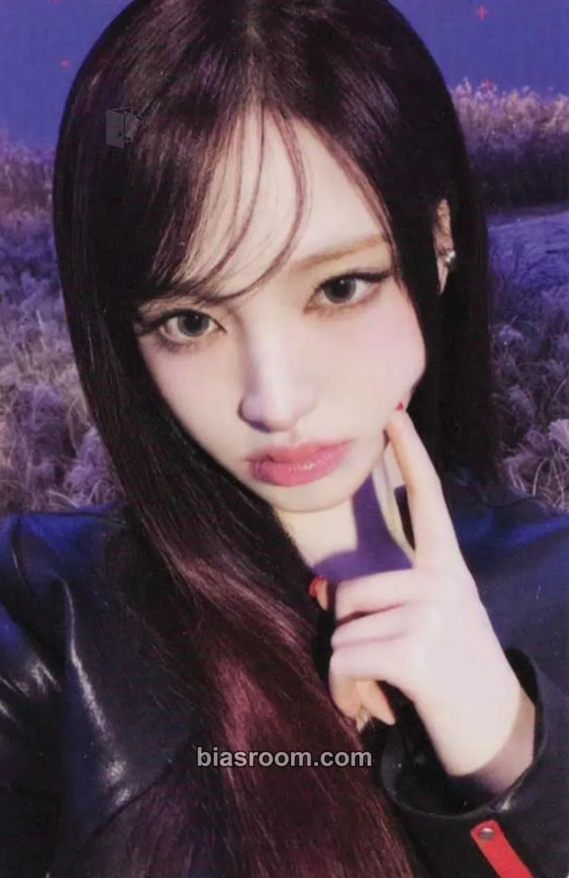 Liz REVIVE+ Photocard - IVE - IVE K-pop photocard