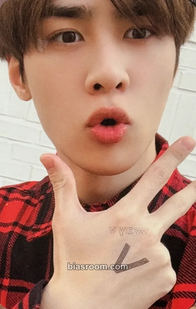 WayV - Kun - 2019 WayV fanmeeting Tour : SECTION#1 WE ARE YOUR VISION Event tattoo sticker set merch photocard