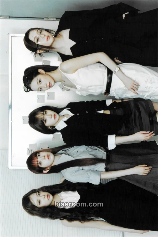 2026 Season's Greetings ‘The Daily Fim’ Photocard - LE SSERAFIM - LE SSERAFIM K-pop photocard