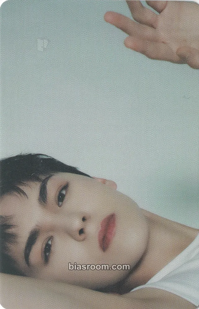 Vernon 17 IS RIGHT HERE Photocard - SEVENTEEN - SEVENTEEN K-pop photocard