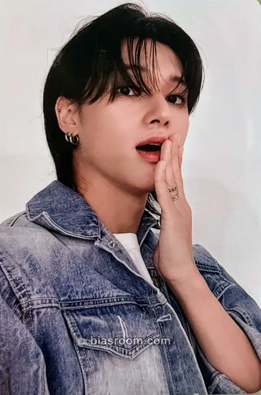 Wooyoung Destiny's Memories Exhibition Photocard - ATEEZ - ATEEZ K-pop photocard
