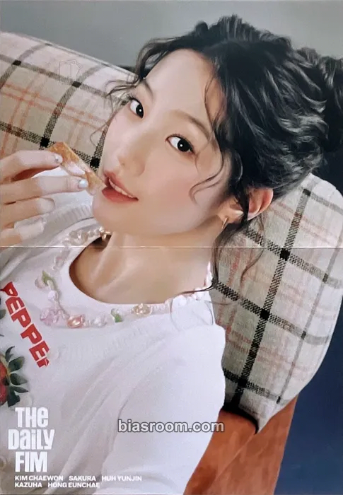 Kazuha 2026 Season's Greetings ‘The Daily Fim’ Photocard - LE SSERAFIM - LE SSERAFIM K-pop photocard