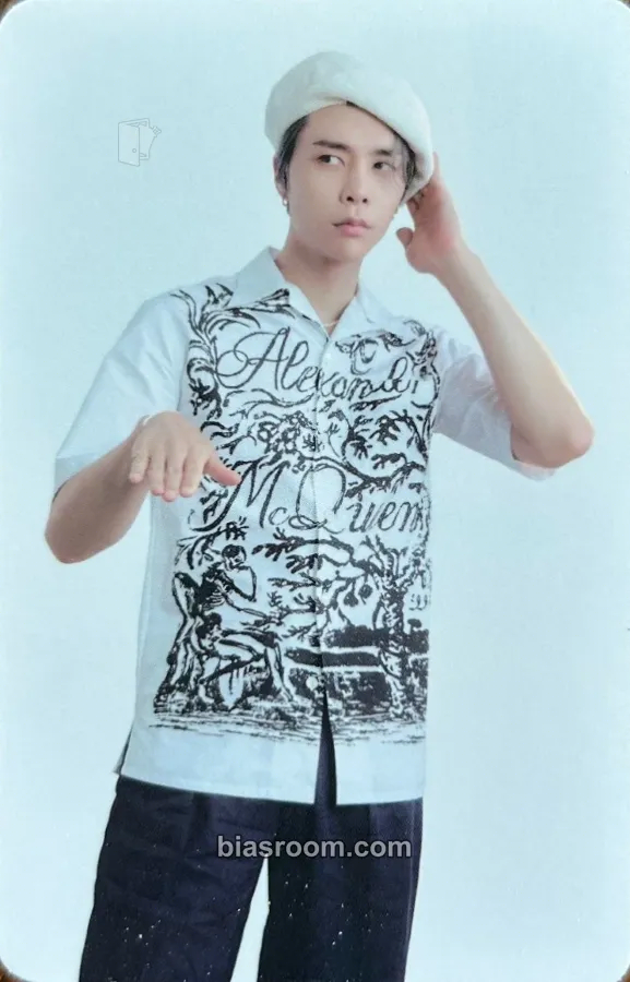 Johnny 2023 Season’s Greetings Photocard - NCT 127 - NCT 127 K-pop photocard