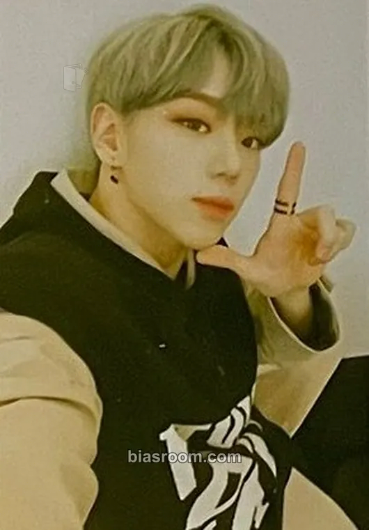 Kim Byeongkwan A.C.E 2019 China Goods Photocard - A.C.E - A.C.E K-pop photocard