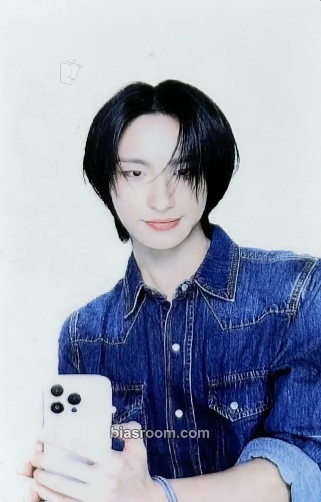 Seonghwa Destiny's Memories Exhibition Photocard - ATEEZ - ATEEZ K-pop photocard