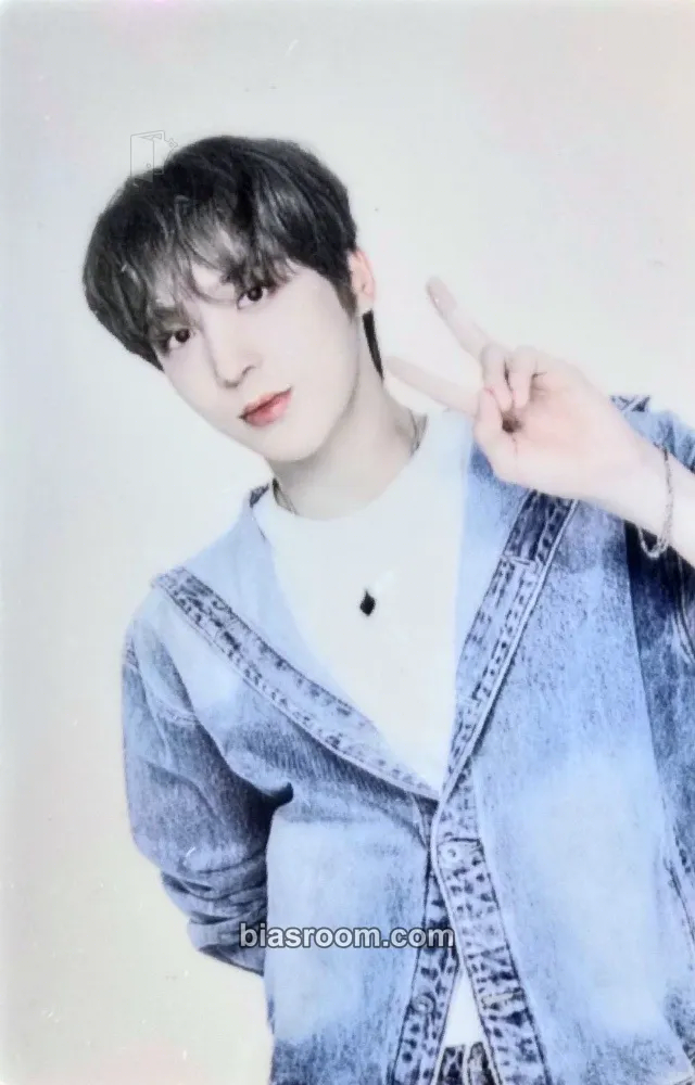 Yunho Destiny's Memories Exhibition Photocard - ATEEZ - ATEEZ K-pop photocard