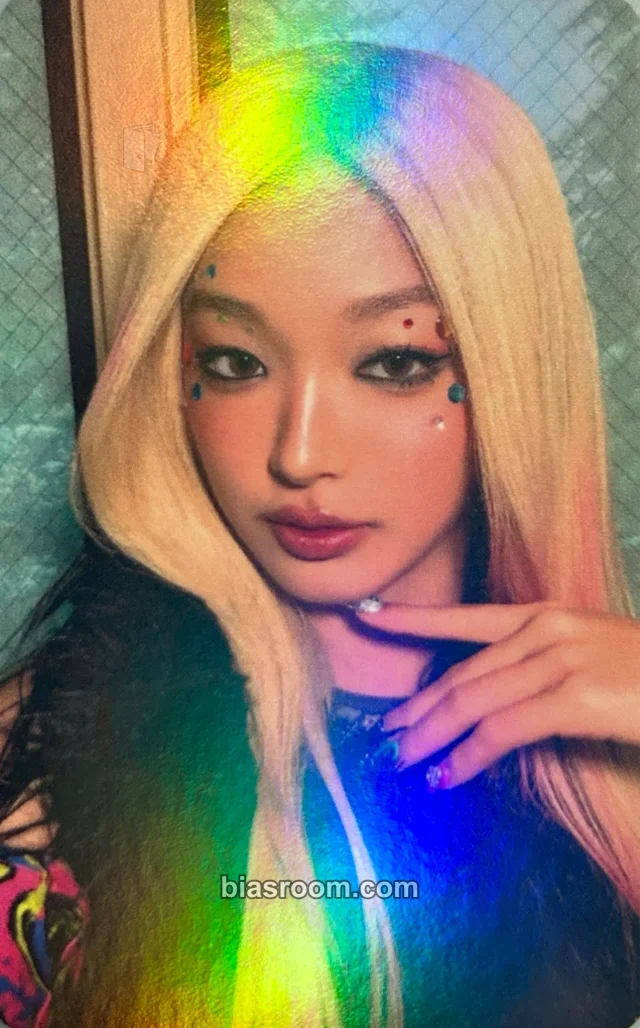 KATSEYE - Yoonchae - WILD Album soundwave lucky draw (LD) holographic (hologram)