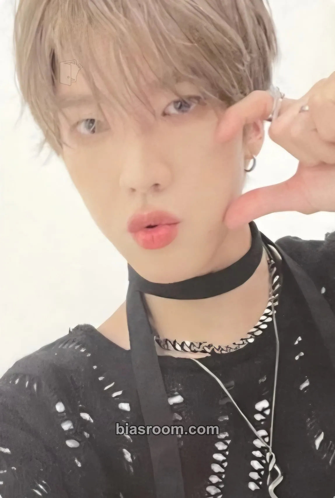 Junghoon iykyk Photocard - Omega X - Omega X K-pop photocard