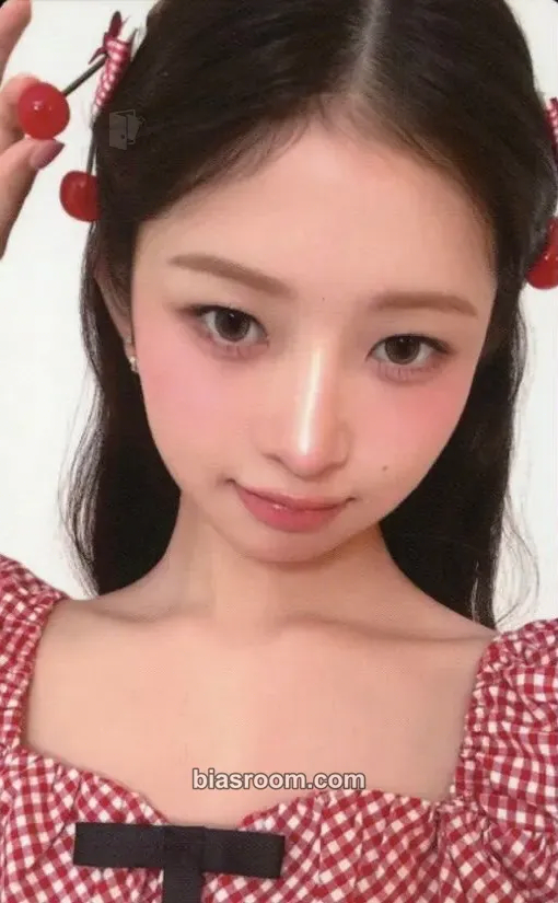 Rei Rei X Rom’u Photocard - IVE - IVE K-pop photocard