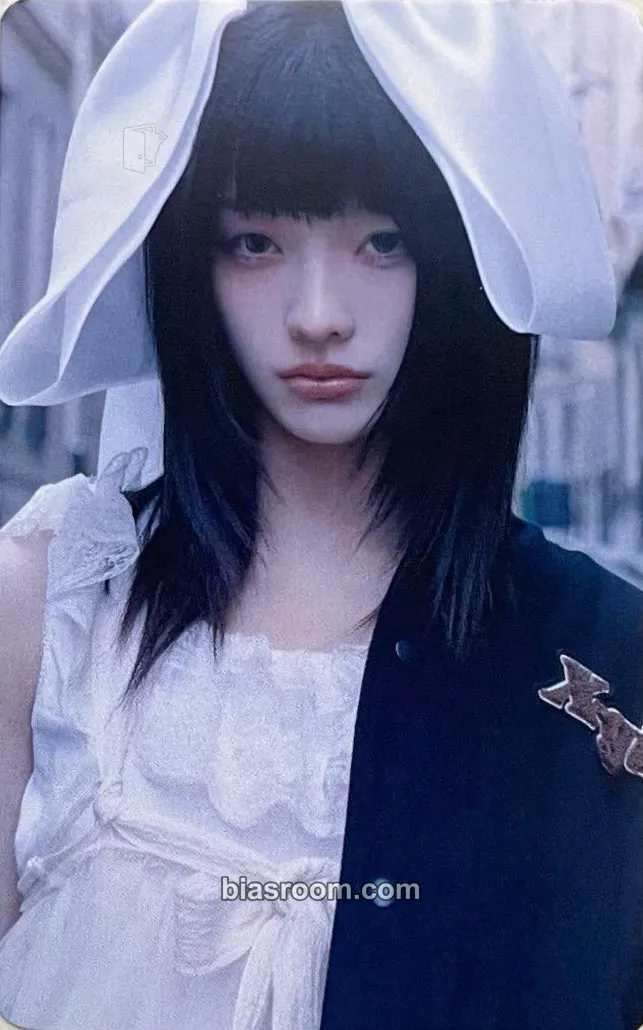 Iroha MAMIHLAPINATAPAI Photocard - ILLIT - ILLIT K-pop photocard