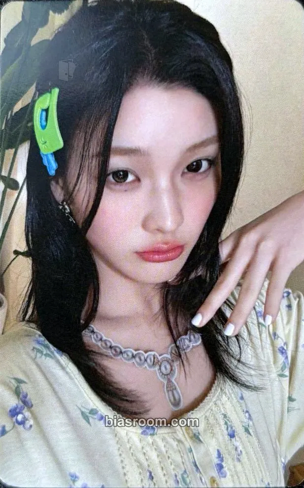 Iroha MAMIHLAPINATAPAI Photocard - ILLIT - ILLIT K-pop photocard