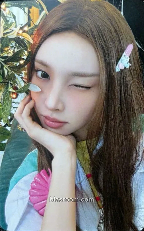 Yunah MAMIHLAPINATAPAI Photocard - ILLIT - ILLIT K-pop photocard