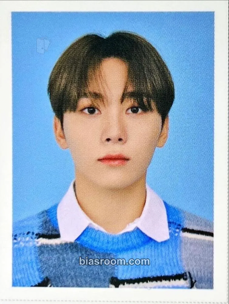 Seungkwan 2022 Season's Greetings Photocard - SEVENTEEN - SEVENTEEN K-pop photocard