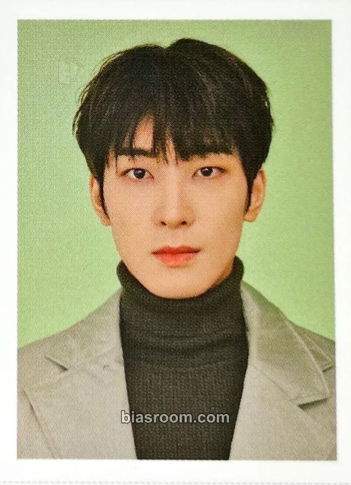 Wonwoo 2022 Season's Greetings Photocard - SEVENTEEN - SEVENTEEN K-pop photocard