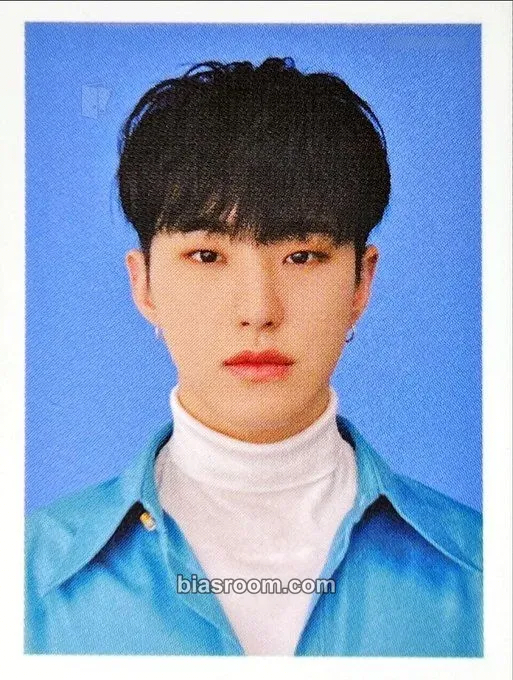 Hoshi 2022 Season's Greetings Photocard - SEVENTEEN - SEVENTEEN K-pop photocard