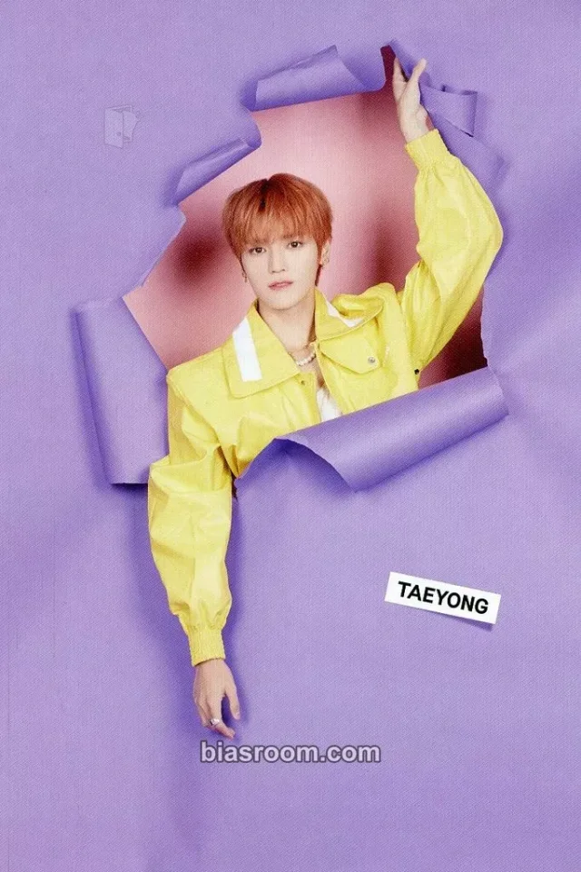 NCT 127 - Taeyong - Gallery 127 Event postcard merch merch inclusion random photo