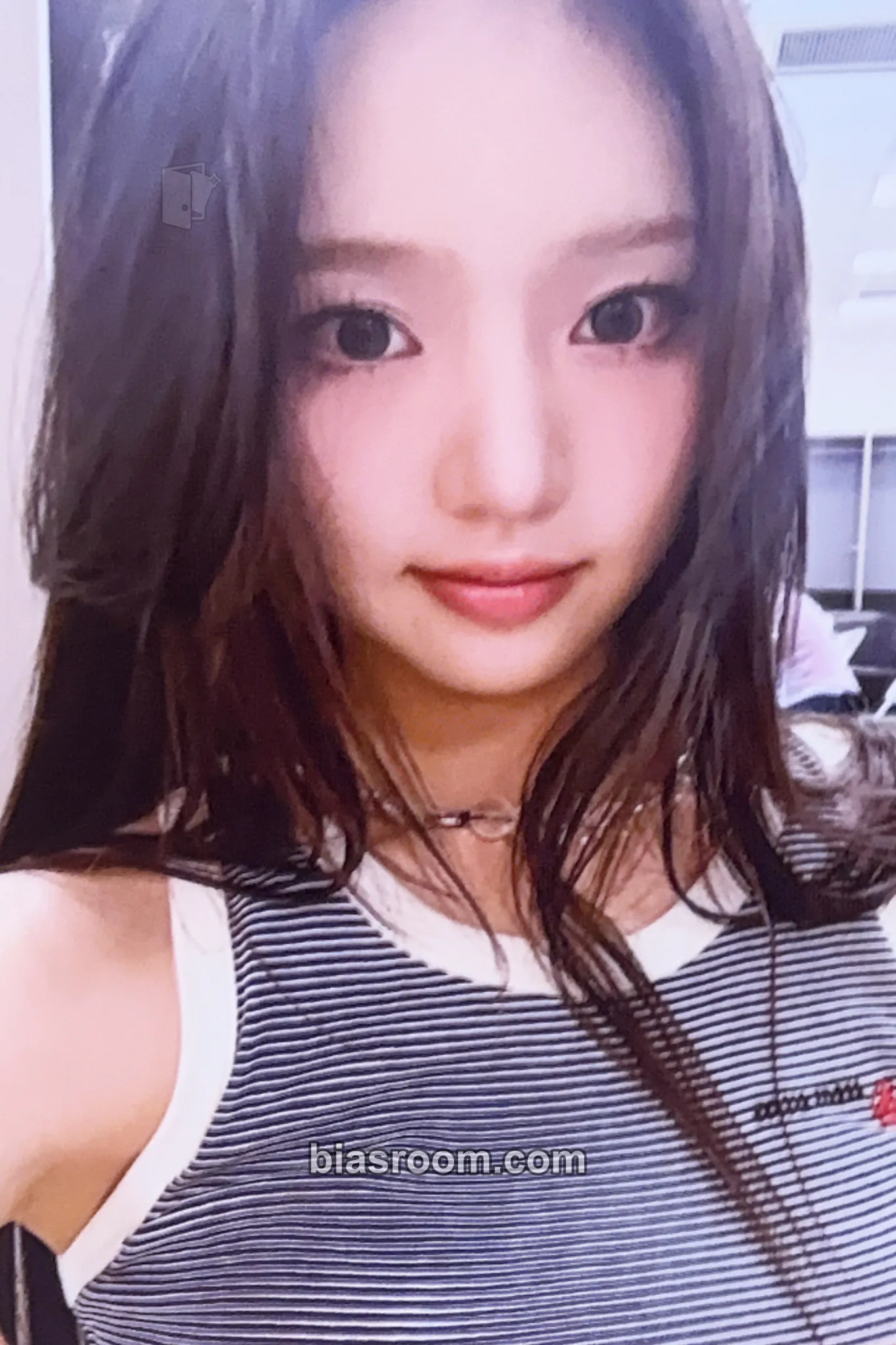 Leesol DANCING ALONE Photocard - KiiiKiii - KiiiKiii K-pop photocard