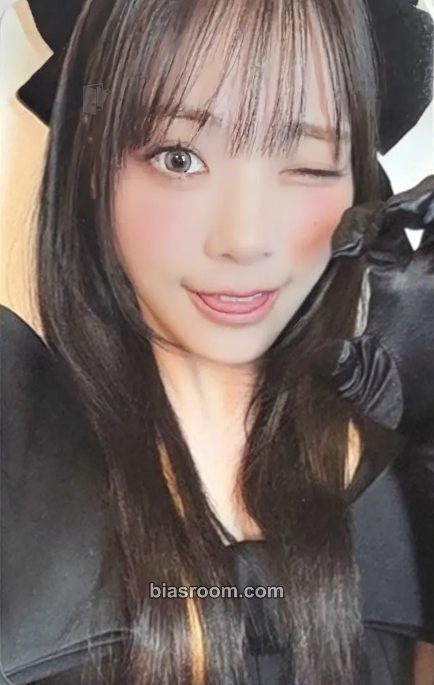 Siyeon CEREMONY Photocard - QWER - QWER K-pop photocard