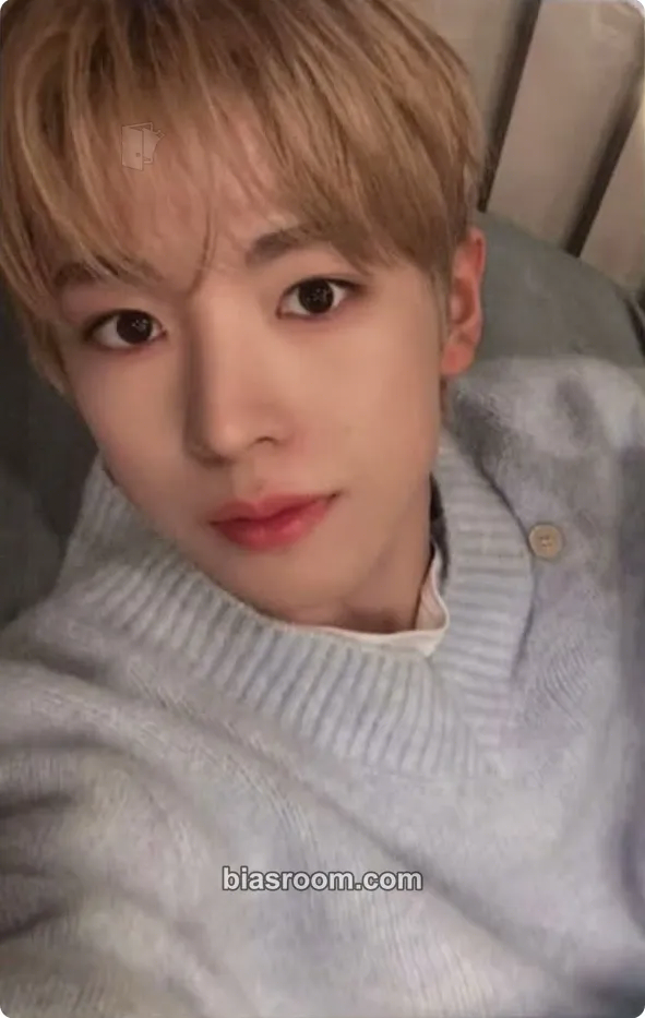 Yushi 2ND ANNIVERSARY FANMEETING <6명의 왕자가 나에게 청혼을 하면 곤란한데요> (Help! All Six Princes Are Trying to Propose to Me) Photocard - NCT WISH - NCT WISH K-pop photocard