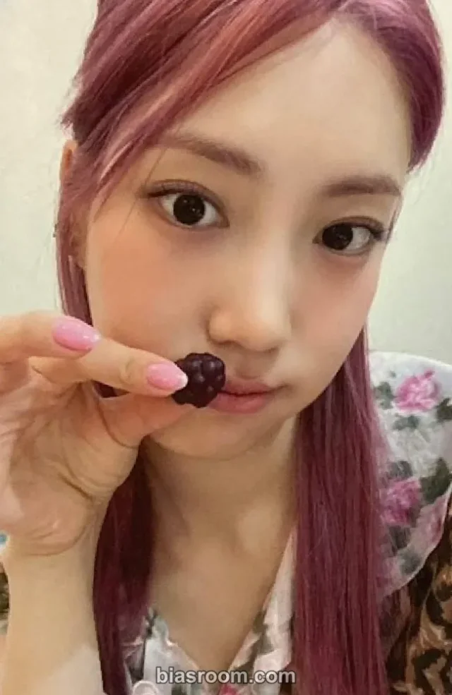Jueun - Jueun - Easy Breezy Album apple music round 3