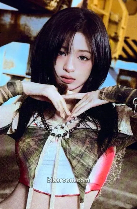 Ahyeon CHOOM Photocard - BABYMONSTER - BABYMONSTER K-pop photocard
